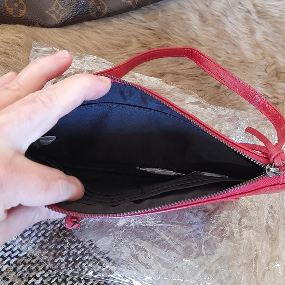 New Crossbody Bag - Picture 3 of 6